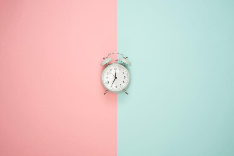 Procrastinare ti rende ansiosa e stressata. Smetti! Photocredit: Icons8 Team@Unsplash